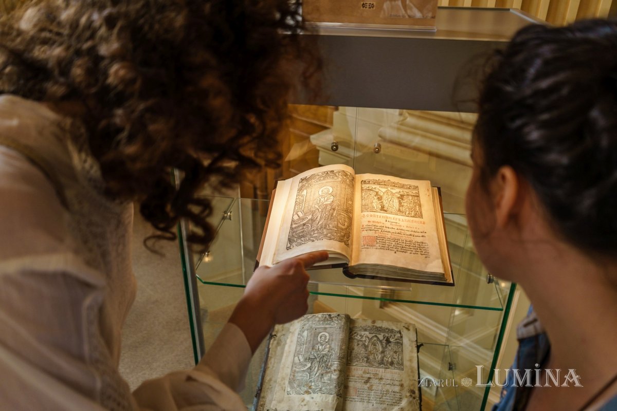 Expoziție de carte veche dedicată Sfântului Mitropolit Neofit Cretanul 256629