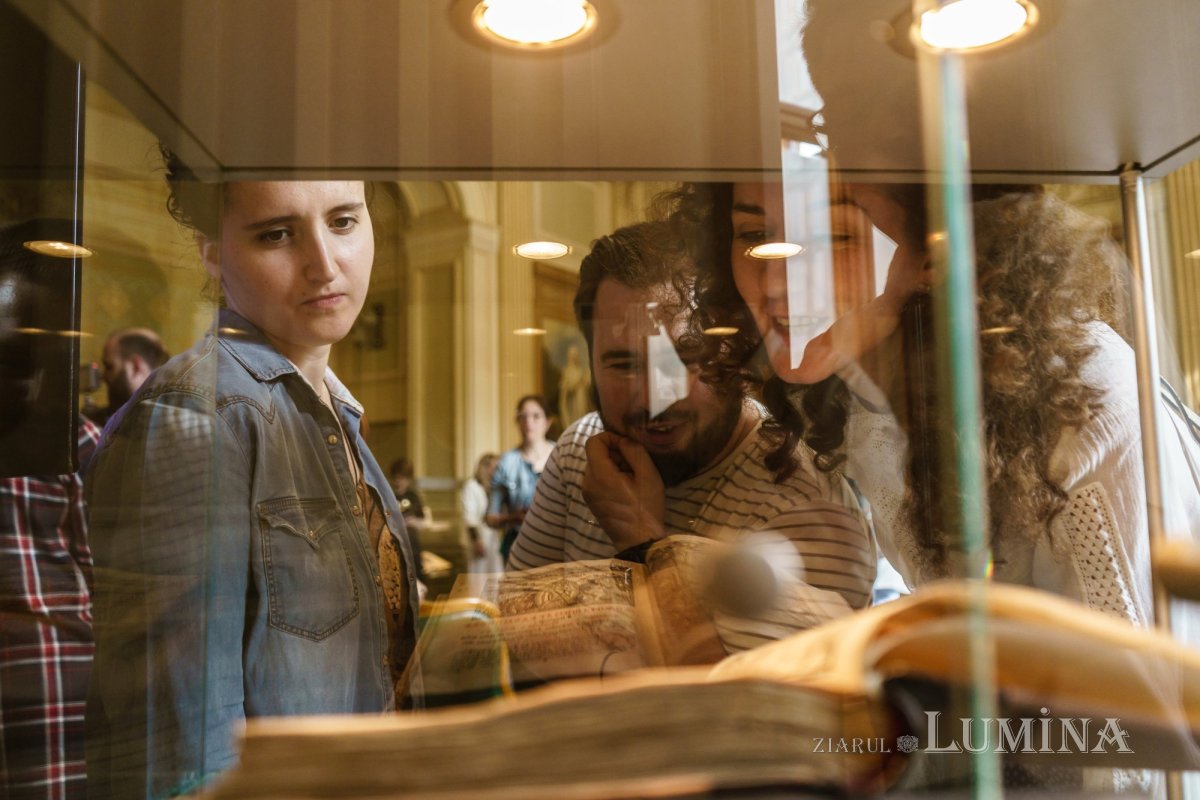 Expoziție de carte veche dedicată Sfântului Mitropolit Neofit Cretanul 256630