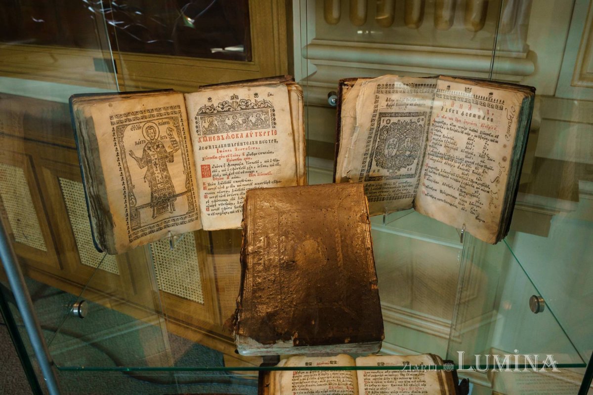 Expoziție de carte veche dedicată Sfântului Mitropolit Neofit Cretanul 256639