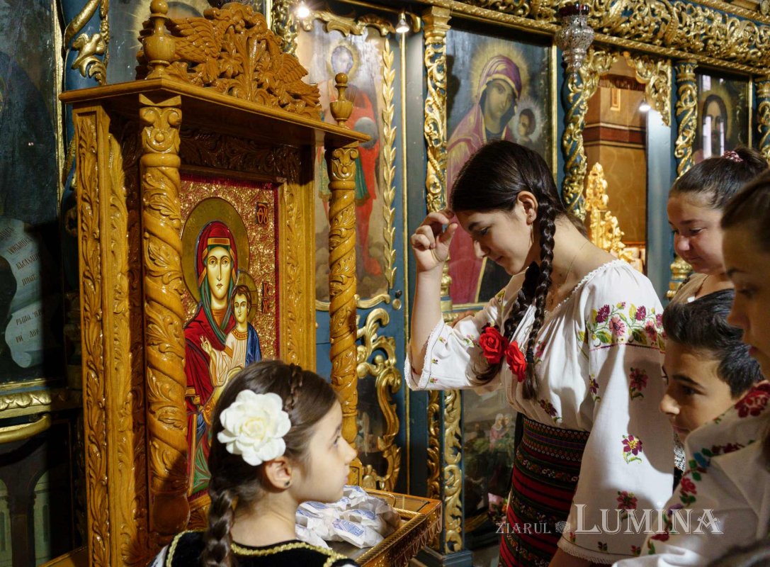 Ziua Copilului serbată prin cântec la o parohie bucureșteană 256707