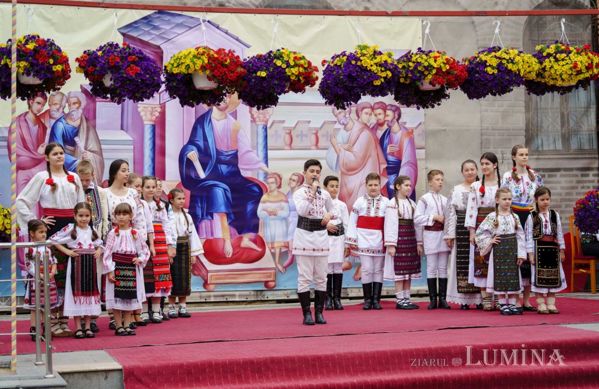 Ziua Copilului serbată prin cântec la o parohie bucureșteană 256735