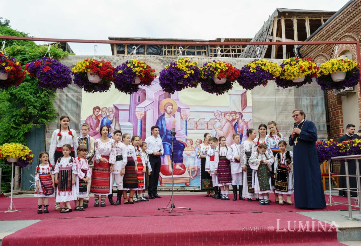 Ziua Copilului serbată prin cântec la o parohie bucureșteană 256761