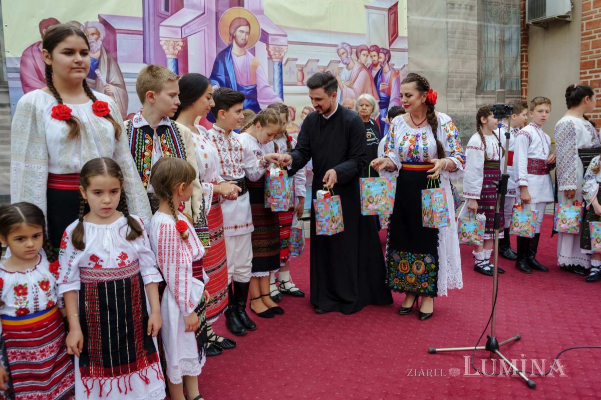 Ziua Copilului serbată prin cântec la o parohie bucureșteană 256765