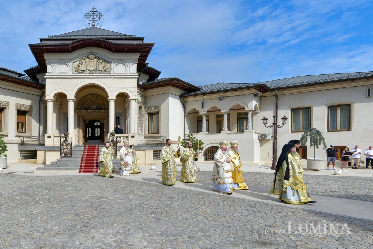 „Ziua constituirii Bisericii lui Hristos ca adunare a popoarelor în iubirea Preasfintei Treimi” 256888