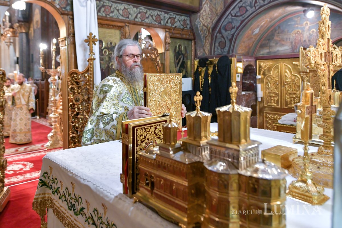 „Ziua constituirii Bisericii lui Hristos ca adunare a popoarelor în iubirea Preasfintei Treimi” 256897