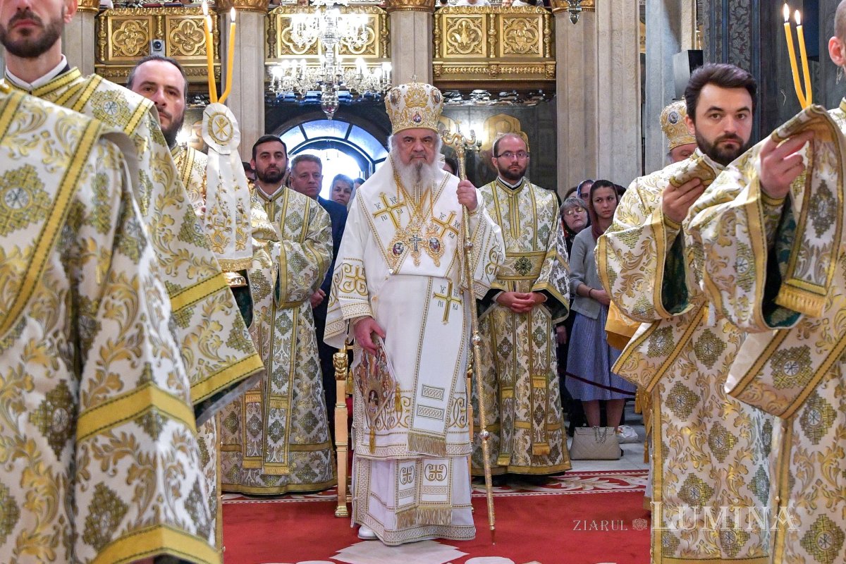 „Ziua constituirii Bisericii lui Hristos ca adunare a popoarelor în iubirea Preasfintei Treimi” 256900