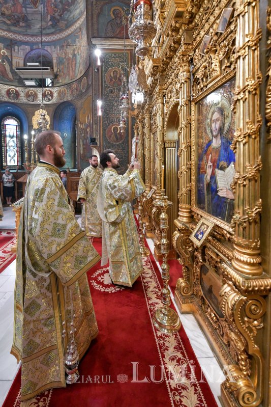 „Ziua constituirii Bisericii lui Hristos ca adunare a popoarelor în iubirea Preasfintei Treimi” 256903