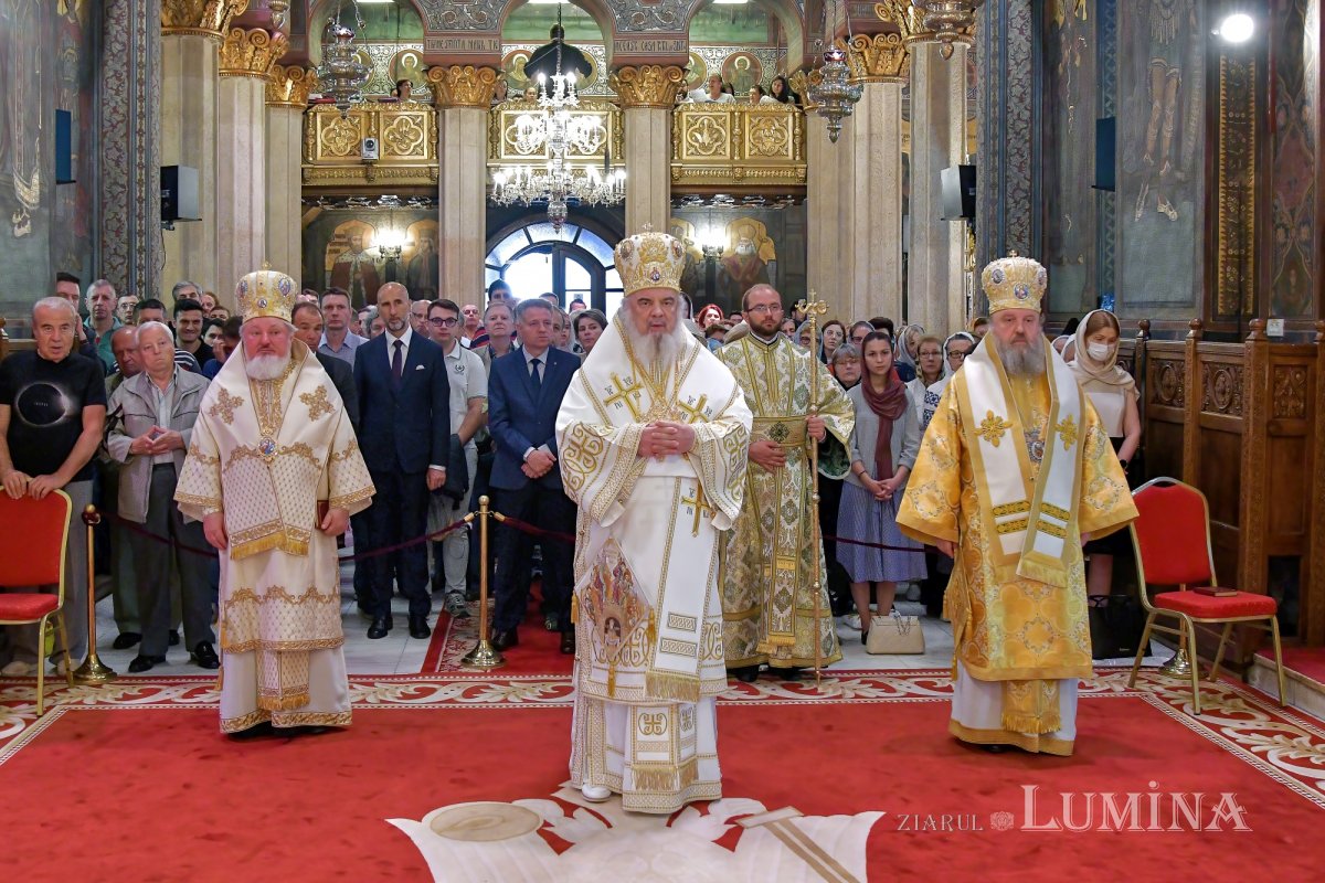 „Ziua constituirii Bisericii lui Hristos ca adunare a popoarelor în iubirea Preasfintei Treimi” 256904