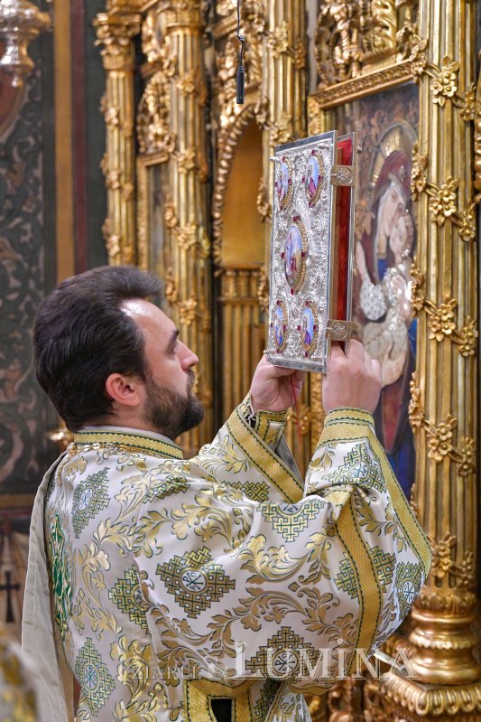 „Ziua constituirii Bisericii lui Hristos ca adunare a popoarelor în iubirea Preasfintei Treimi” 256905