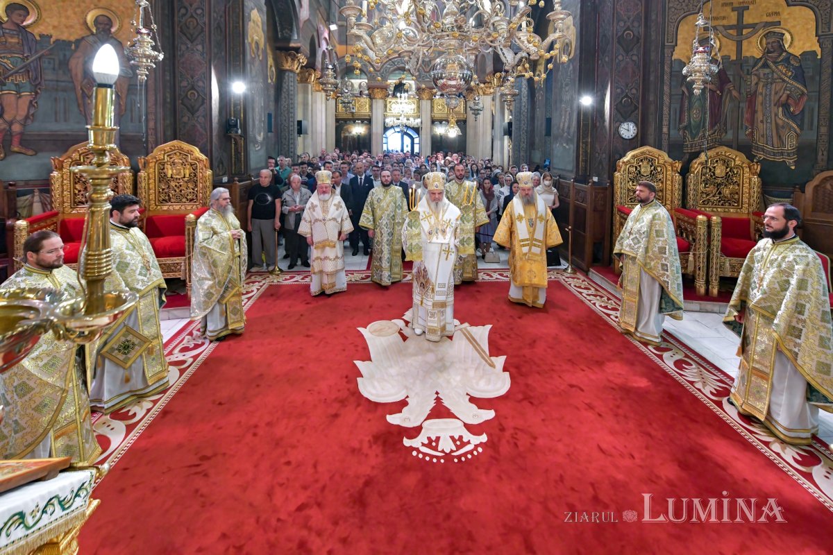 „Ziua constituirii Bisericii lui Hristos ca adunare a popoarelor în iubirea Preasfintei Treimi” 256907