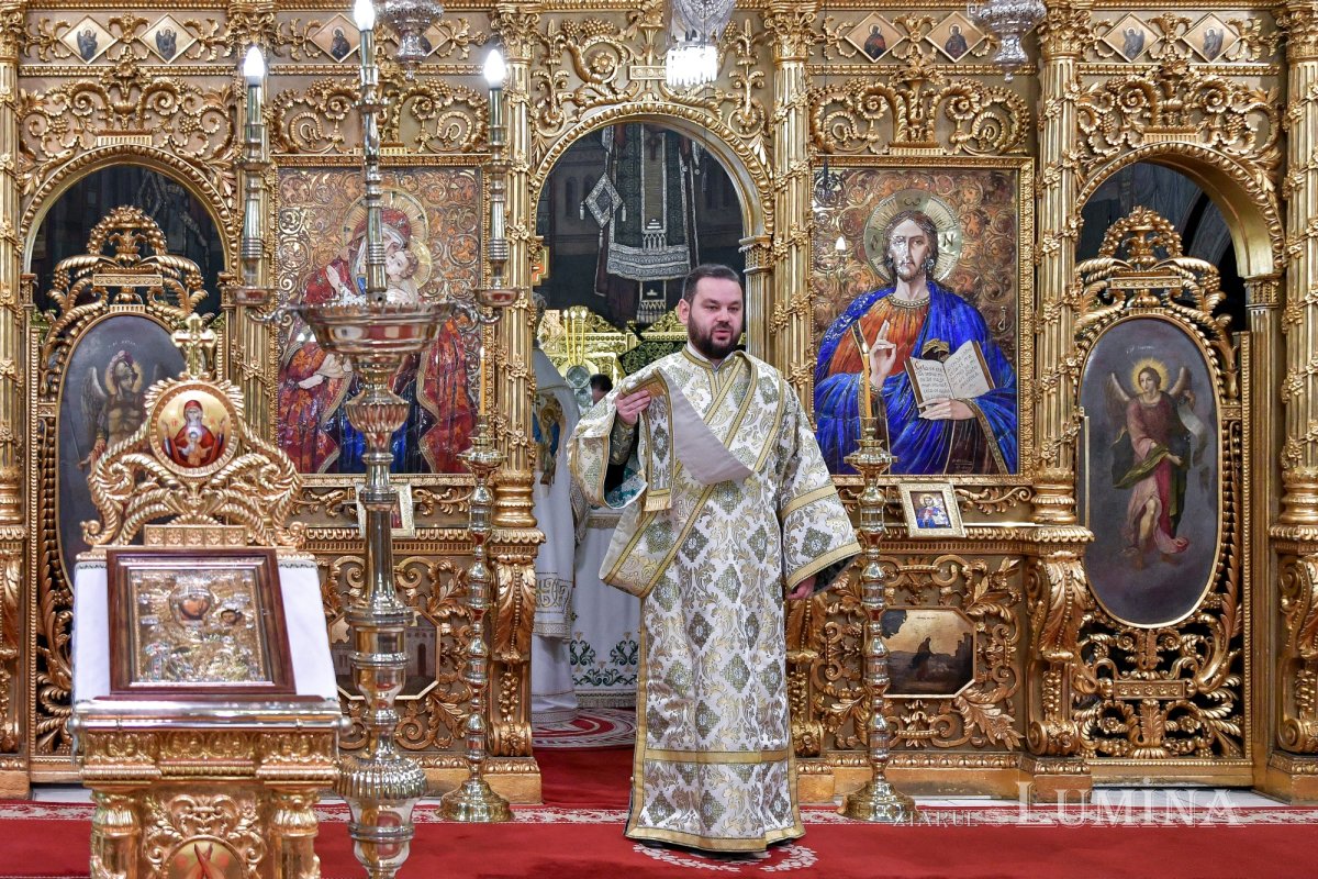 „Ziua constituirii Bisericii lui Hristos ca adunare a popoarelor în iubirea Preasfintei Treimi” 256913