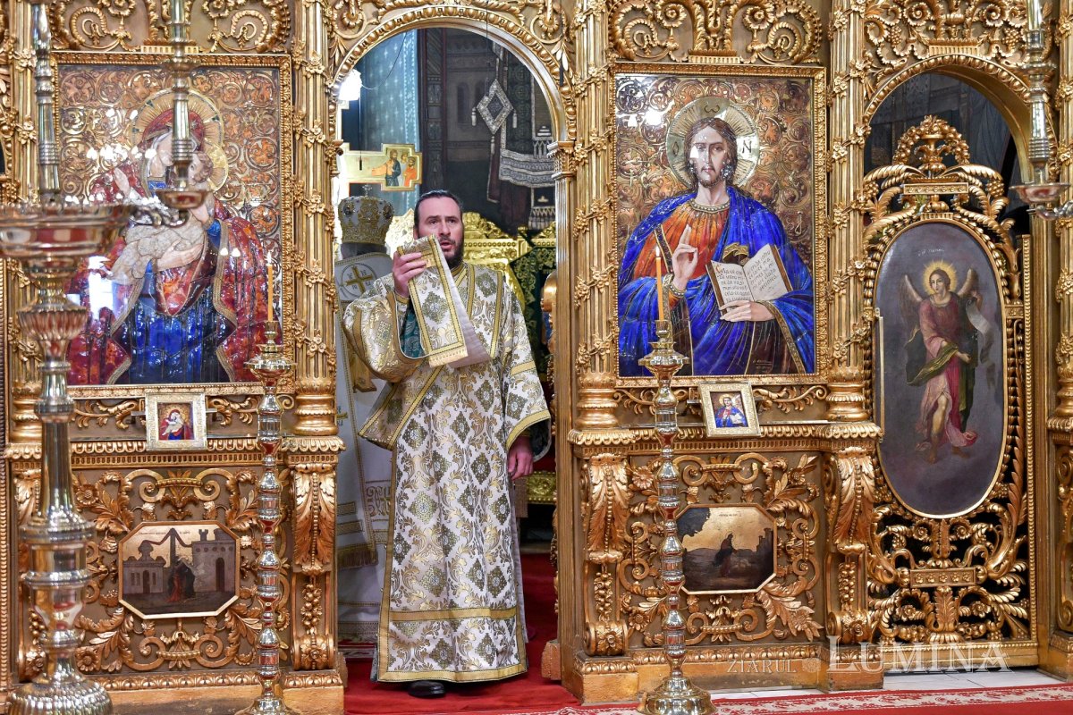 „Ziua constituirii Bisericii lui Hristos ca adunare a popoarelor în iubirea Preasfintei Treimi” 256914