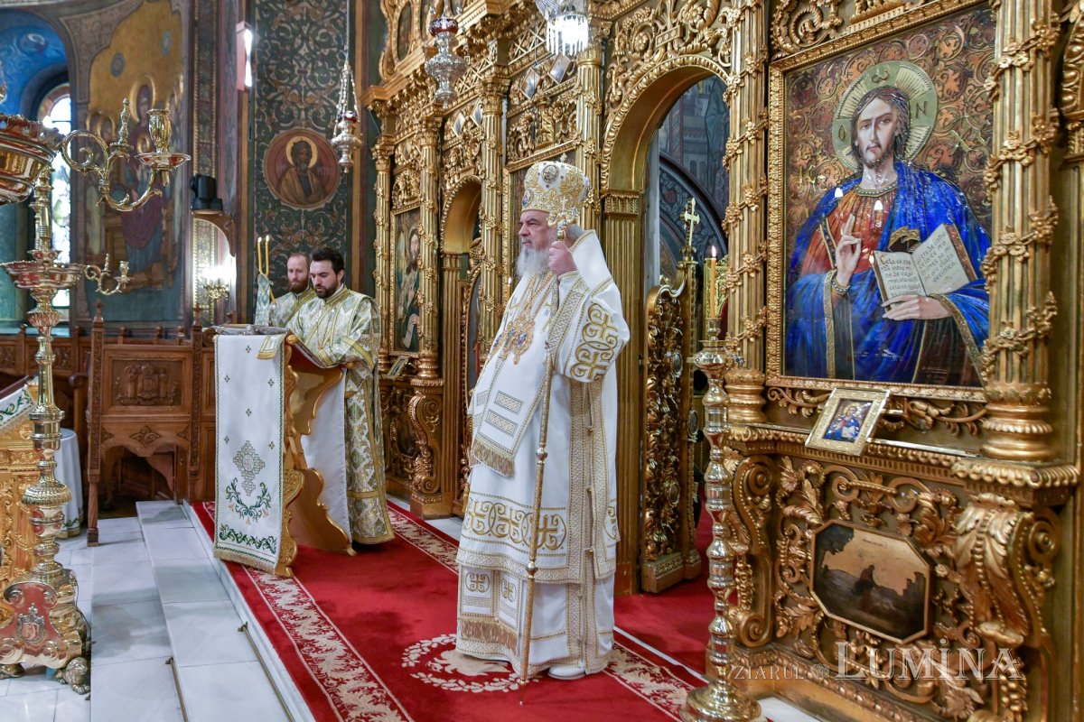 „Ziua constituirii Bisericii lui Hristos ca adunare a popoarelor în iubirea Preasfintei Treimi” 256927