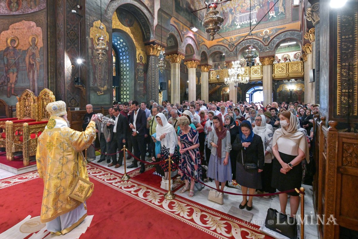 „Ziua constituirii Bisericii lui Hristos ca adunare a popoarelor în iubirea Preasfintei Treimi” 256930