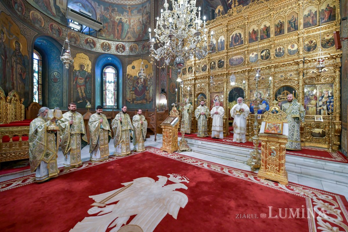 „Ziua constituirii Bisericii lui Hristos ca adunare a popoarelor în iubirea Preasfintei Treimi” 256932