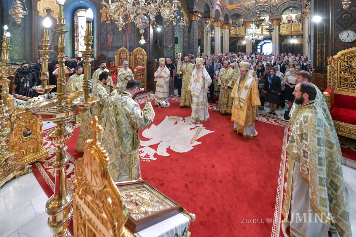 „Ziua constituirii Bisericii lui Hristos ca adunare a popoarelor în iubirea Preasfintei Treimi” 256940