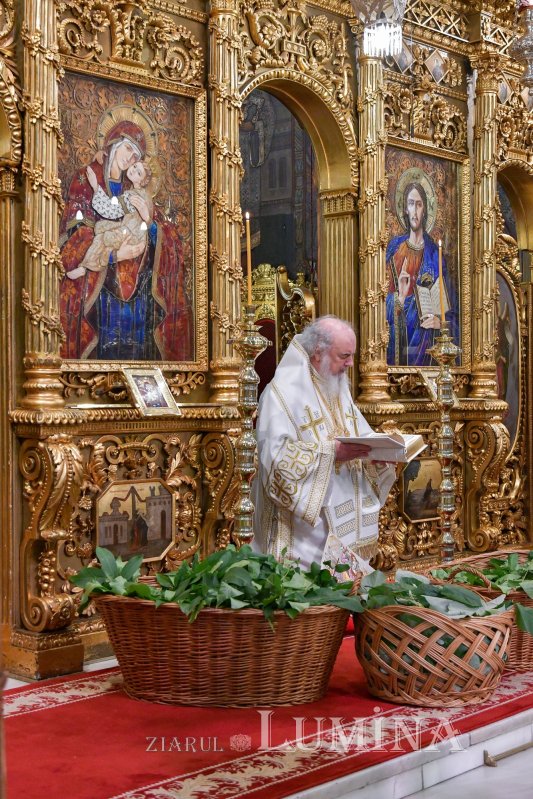 „Ziua constituirii Bisericii lui Hristos ca adunare a popoarelor în iubirea Preasfintei Treimi” 256943