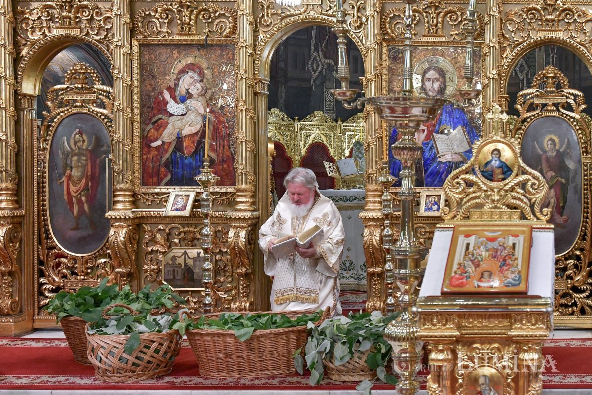 „Ziua constituirii Bisericii lui Hristos ca adunare a popoarelor în iubirea Preasfintei Treimi” 256945