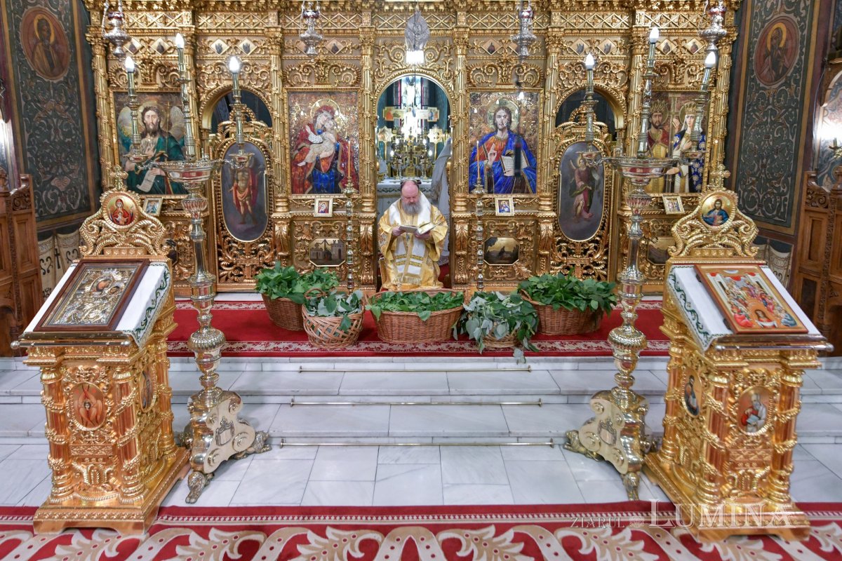 „Ziua constituirii Bisericii lui Hristos ca adunare a popoarelor în iubirea Preasfintei Treimi” 256946