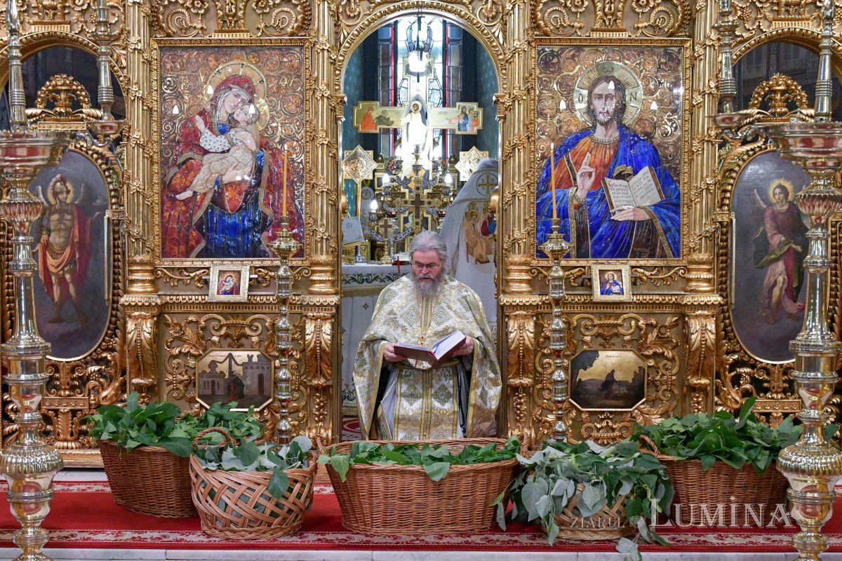 „Ziua constituirii Bisericii lui Hristos ca adunare a popoarelor în iubirea Preasfintei Treimi” 256947