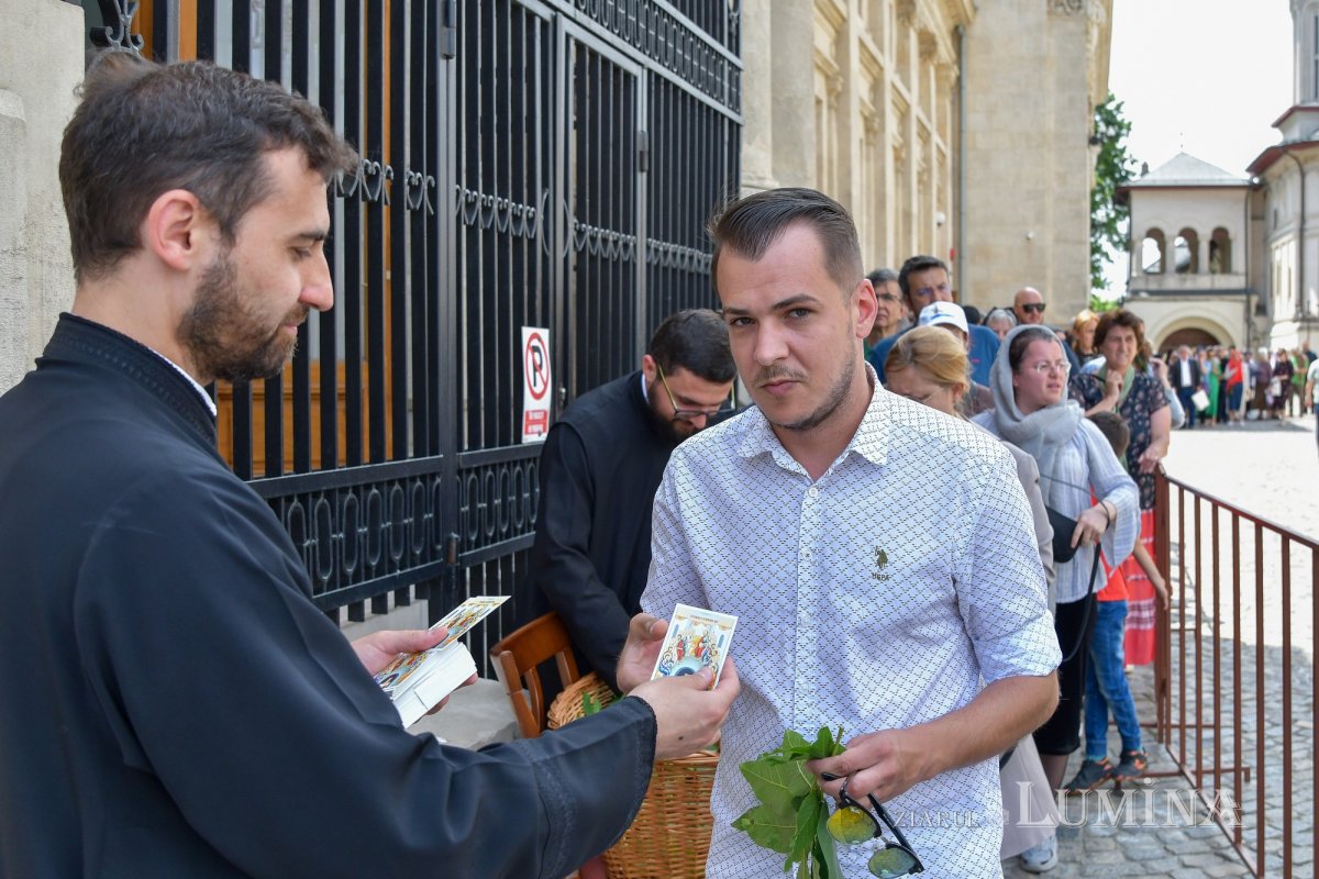 „Ziua constituirii Bisericii lui Hristos ca adunare a popoarelor în iubirea Preasfintei Treimi” 256954