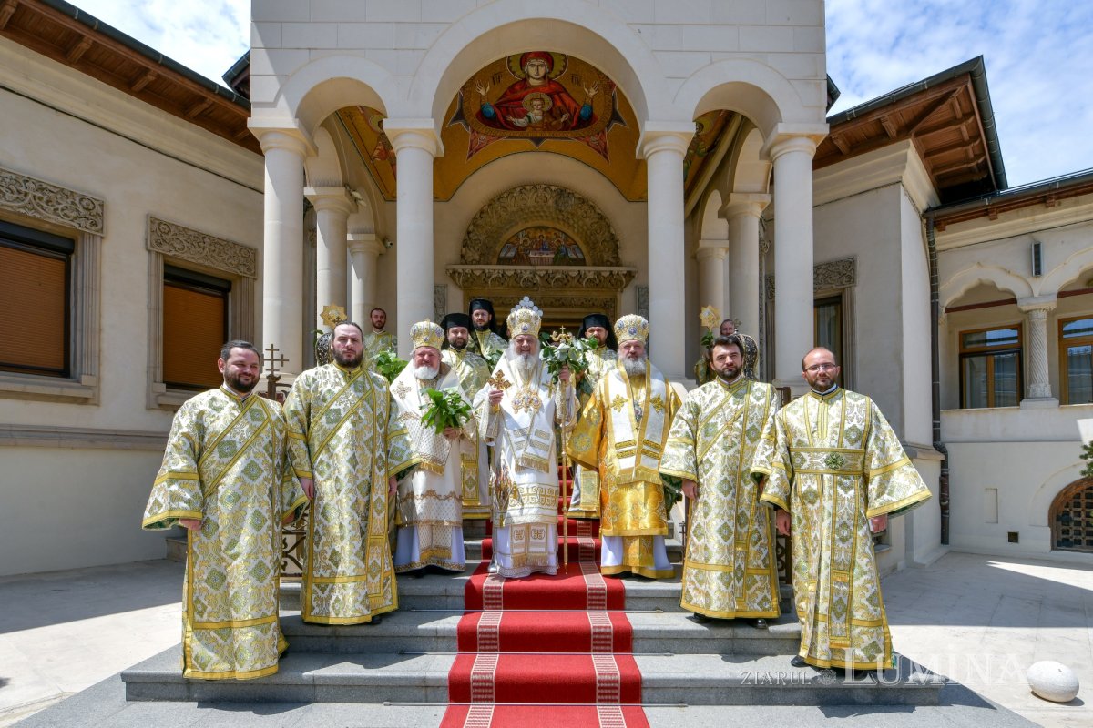 „Ziua constituirii Bisericii lui Hristos ca adunare a popoarelor în iubirea Preasfintei Treimi” 256959
