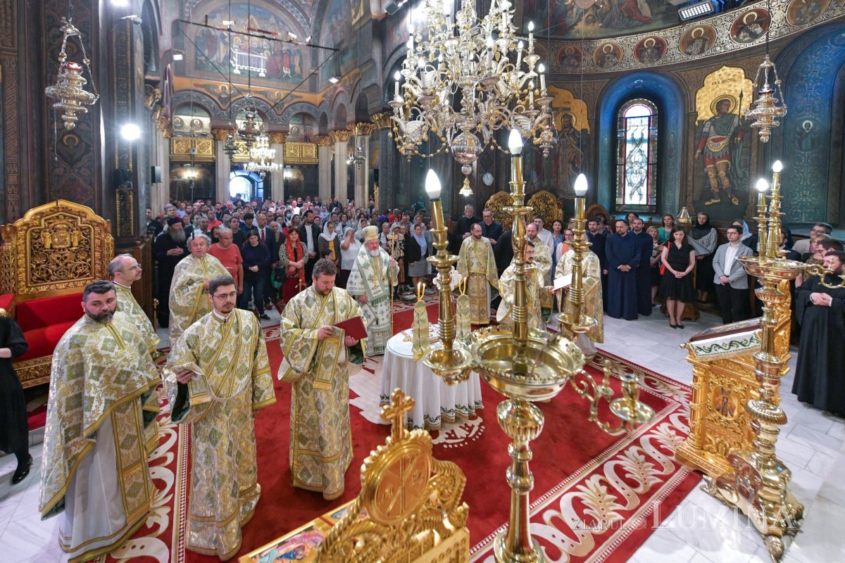 Hramul Centrului de Presă BASILICA 257335