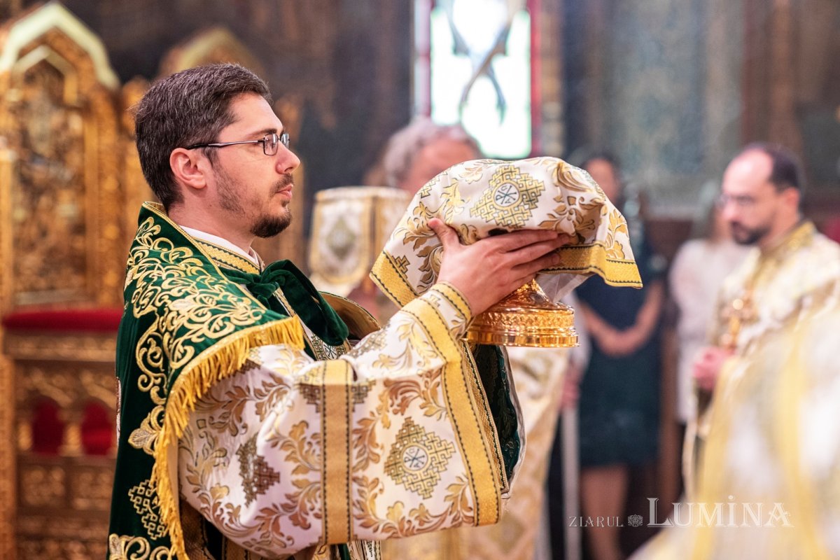 Hramul Centrului de Presă BASILICA 257383