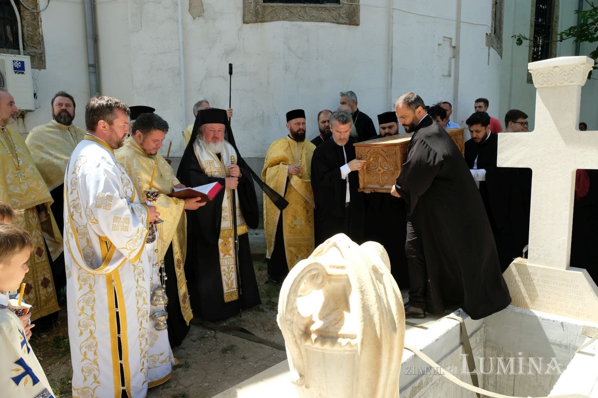 Reînhumarea osemintelor lui Anton Pann într-un mormânt nou 257489