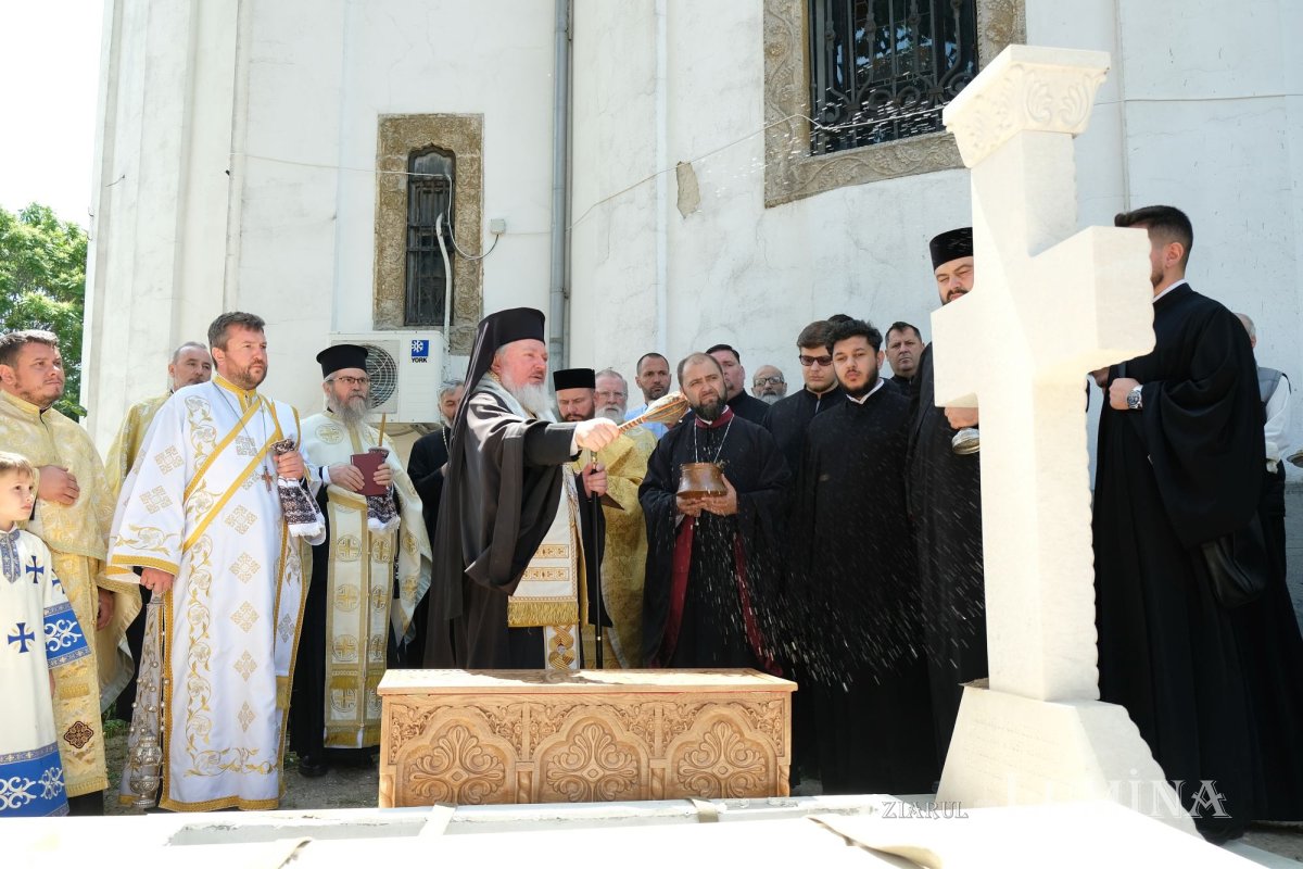 Reînhumarea osemintelor lui Anton Pann într-un mormânt nou 257494