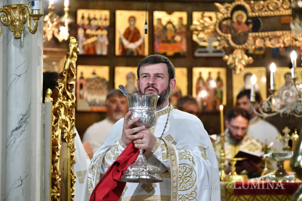 Revederea promoției 2003 a Facultății de Teologie Ortodoxă din București 257614