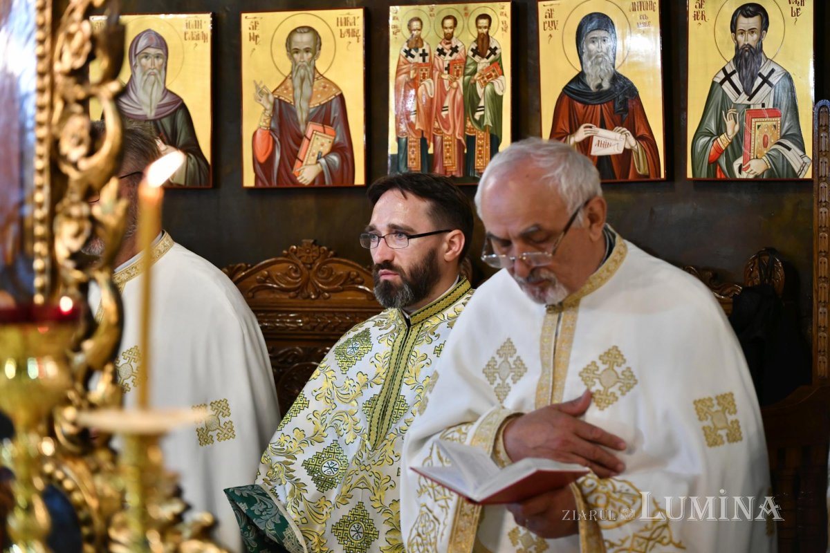 Revederea promoției 2003 a Facultății de Teologie Ortodoxă din București 257619