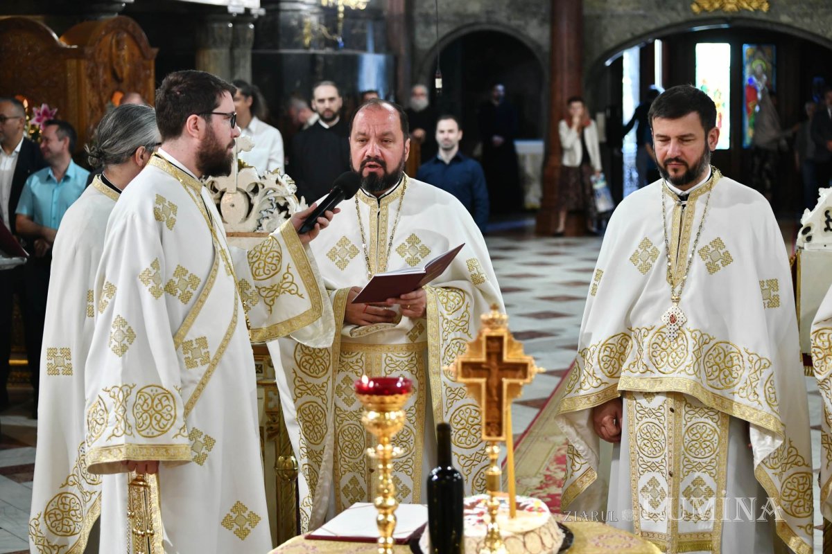 Revederea promoției 2003 a Facultății de Teologie Ortodoxă din București 257626