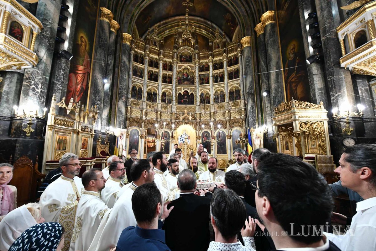 Revederea promoției 2003 a Facultății de Teologie Ortodoxă din București 257656