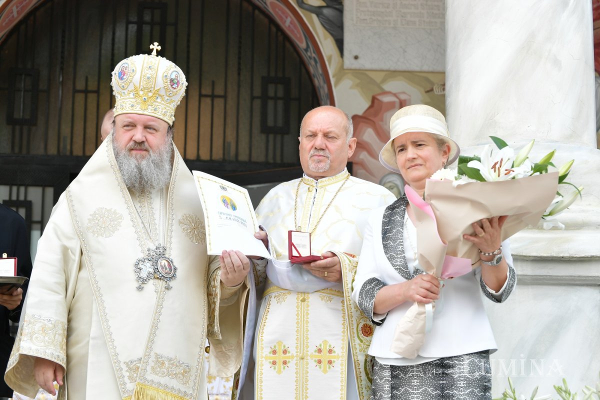 Sfințirea veșmântului pictural al bisericii parohiei prahovene Plopeni Oraș 258050