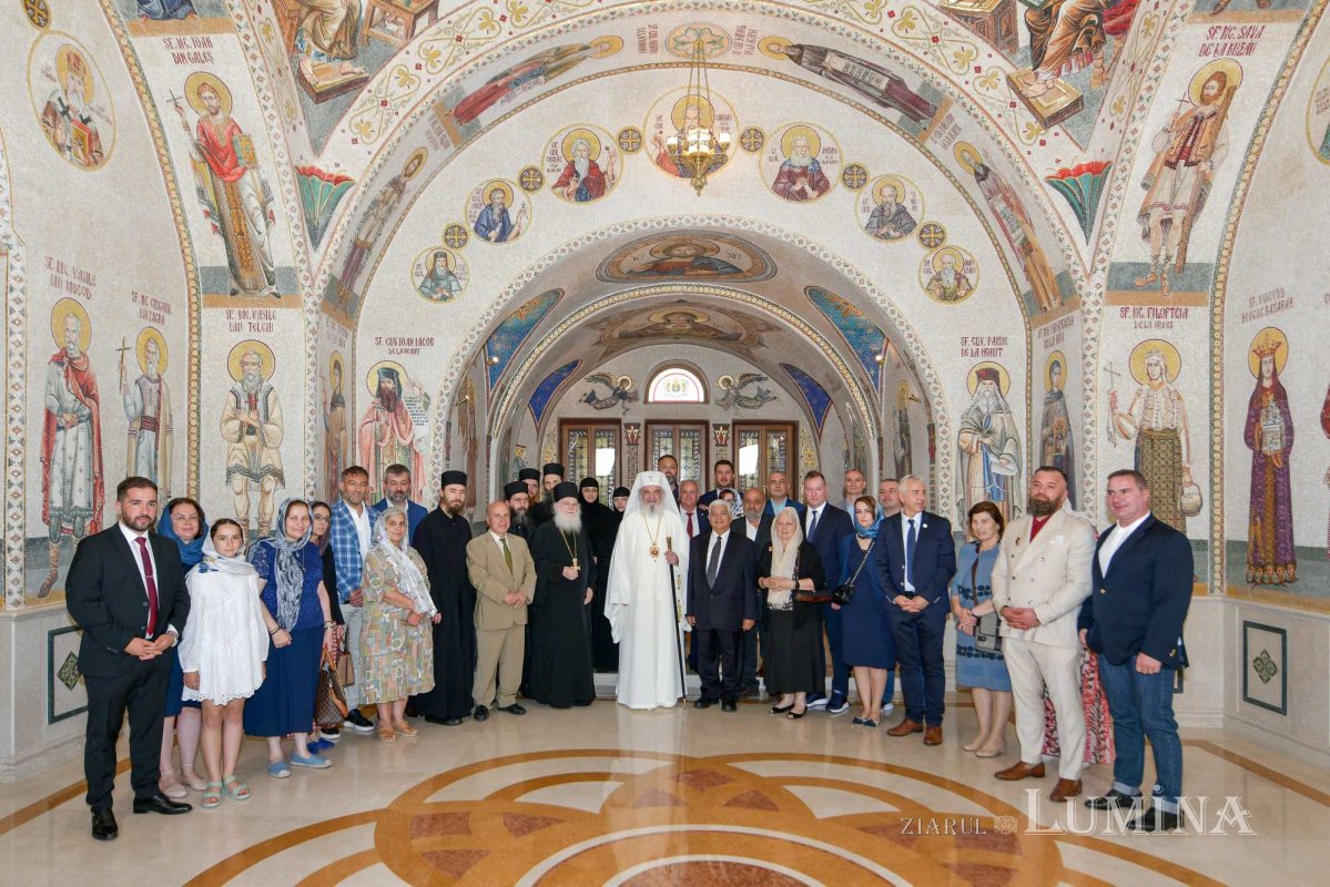 Patriarhul României l-a primit în vizită pe arhimandritul Efrem Vatopedinul 258310