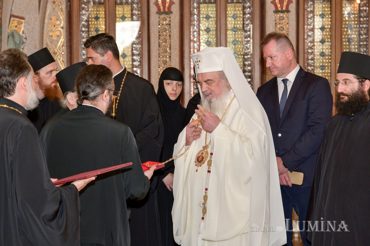 Patriarhul României l-a primit în vizită pe arhimandritul Efrem Vatopedinul 258313