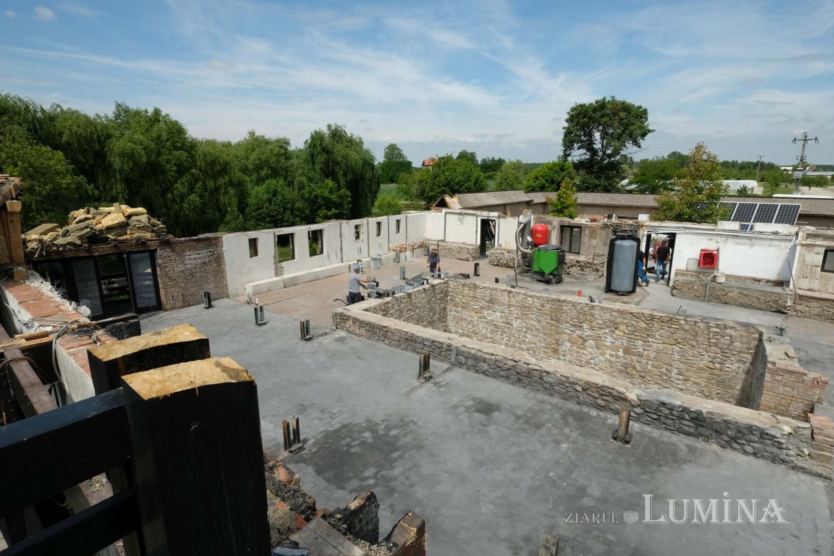 O mănăstire care va renaște din cenușă 258725