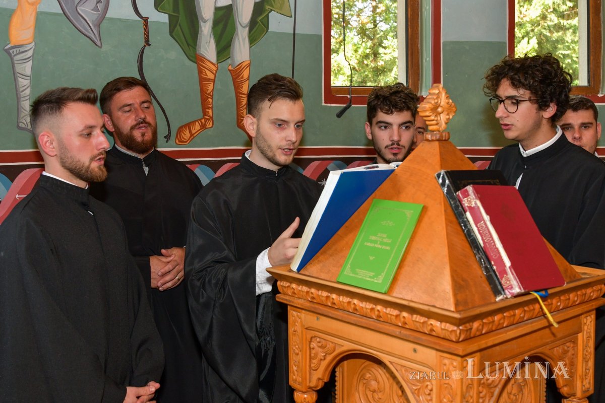 „Domnul Iisus Hristos formează apostoli pentru sfințirea neamurilor” 258827