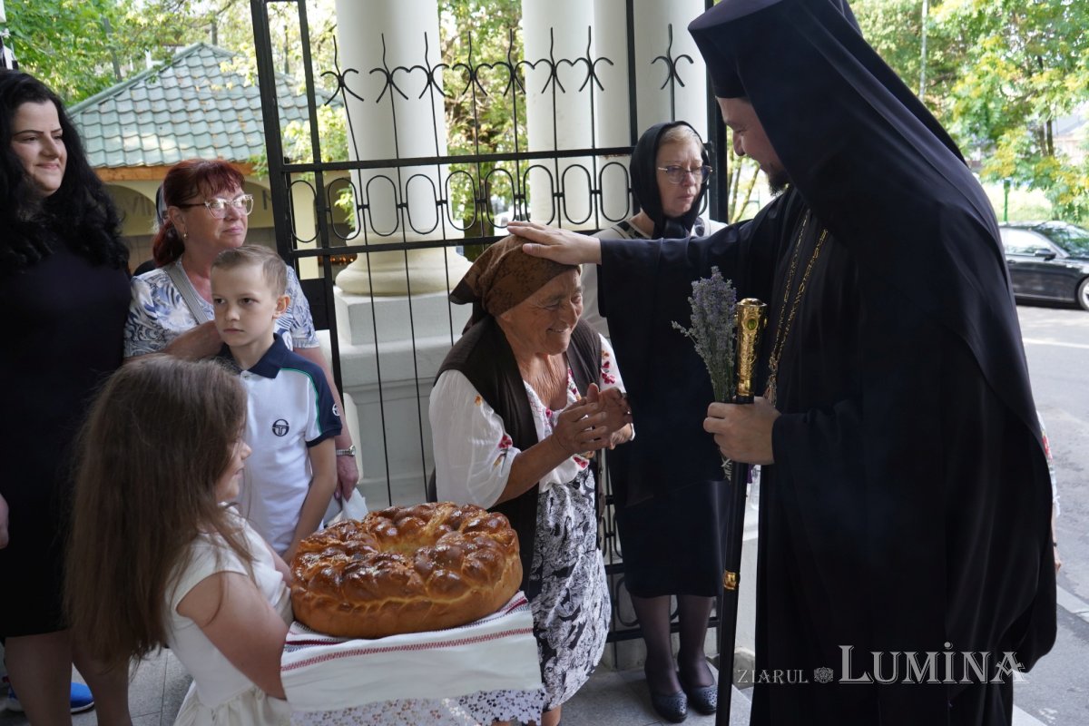 Sfântul Dionisie Erhan, prezent prin moaștele sale într‑o parohie din București 258870