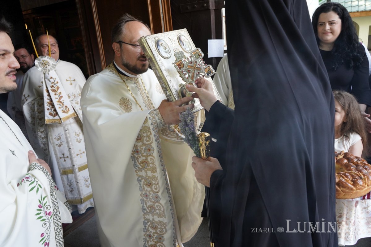 Sfântul Dionisie Erhan, prezent prin moaștele sale într‑o parohie din București 258872