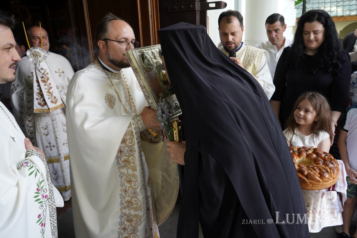 Sfântul Dionisie Erhan, prezent prin moaștele sale într‑o parohie din București 258873