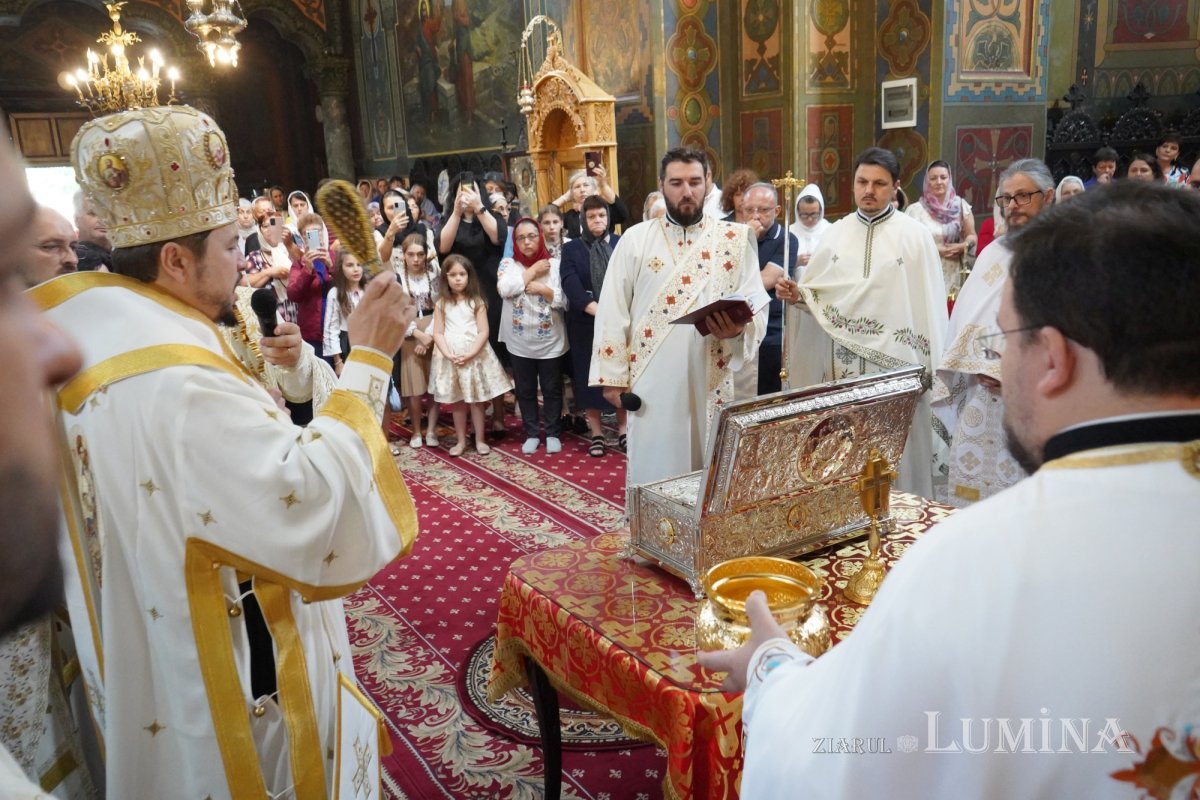 Sfântul Dionisie Erhan, prezent prin moaștele sale într‑o parohie din București 258895