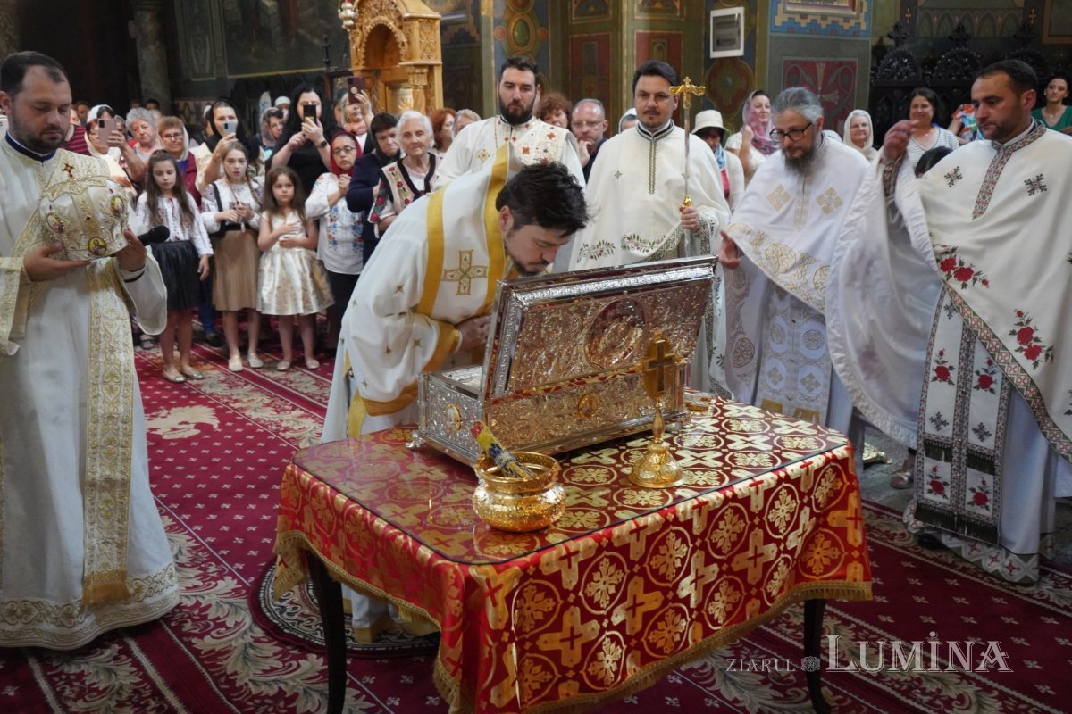 Sfântul Dionisie Erhan, prezent prin moaștele sale într‑o parohie din București 258896