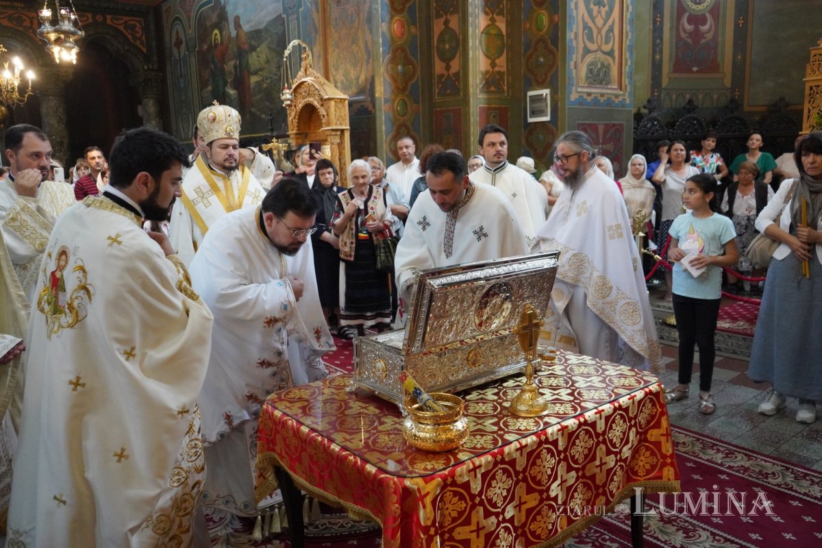 Sfântul Dionisie Erhan, prezent prin moaștele sale într‑o parohie din București 258897