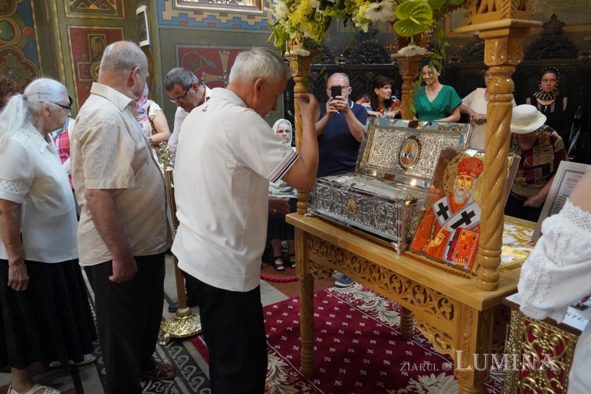 Sfântul Dionisie Erhan, prezent prin moaștele sale într‑o parohie din București 258917