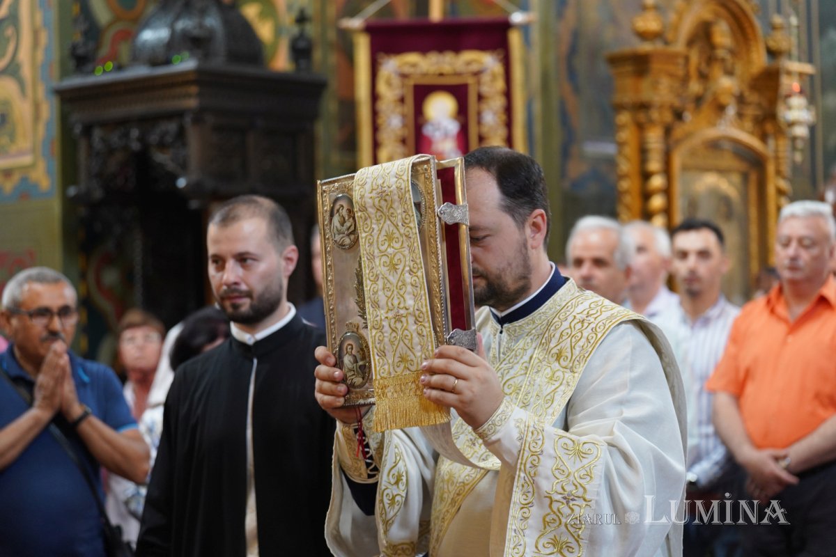 Sfântul Dionisie Erhan, prezent prin moaștele sale într‑o parohie din București 258941