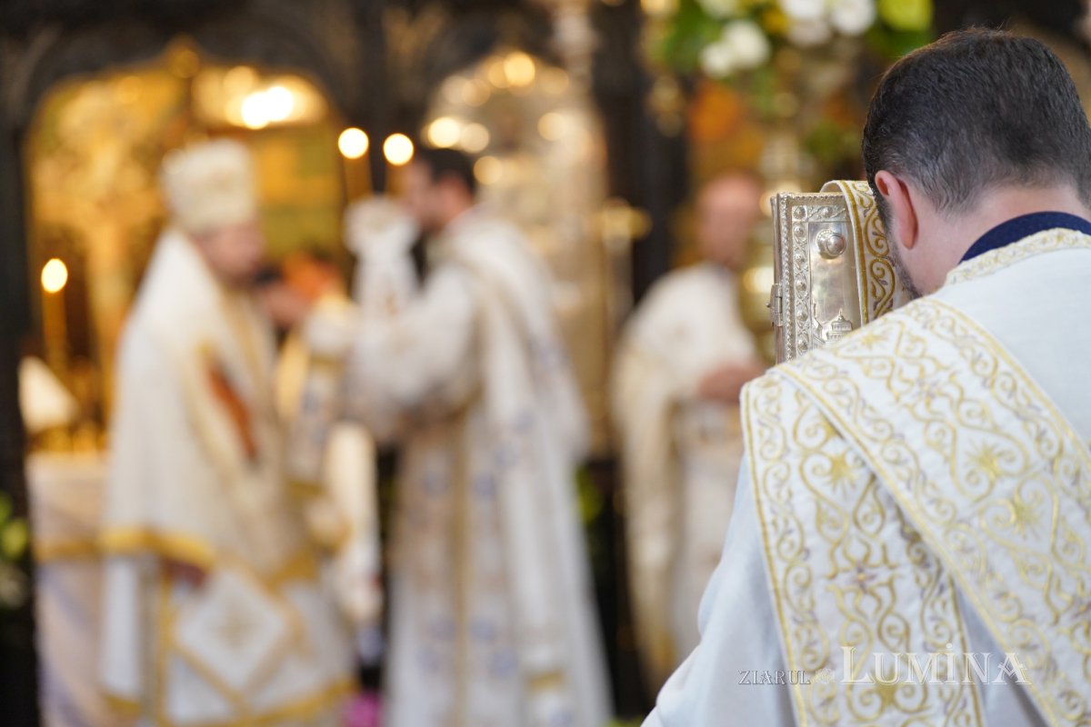 Sfântul Dionisie Erhan, prezent prin moaștele sale într‑o parohie din București 258943