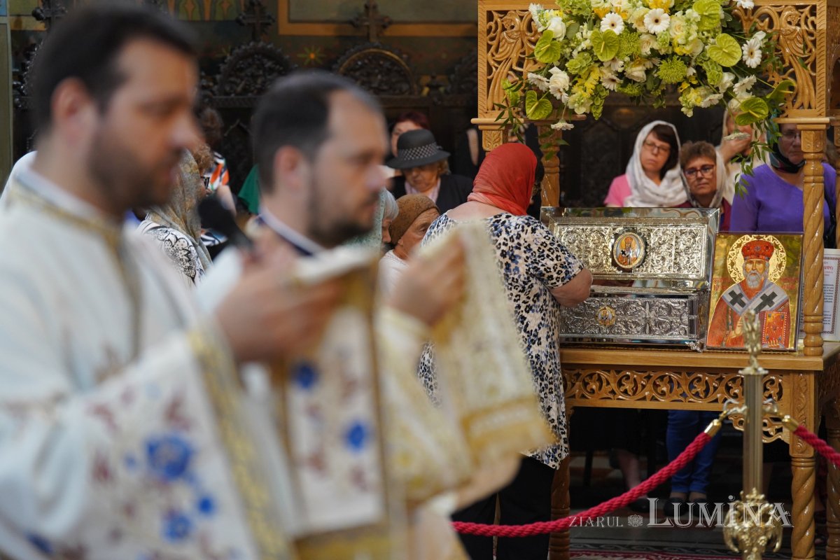 Sfântul Dionisie Erhan, prezent prin moaștele sale într‑o parohie din București 258955