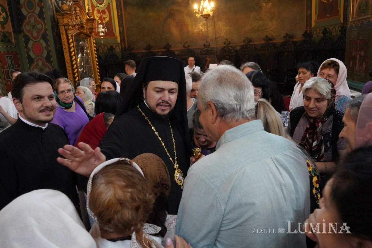 Sfântul Dionisie Erhan, prezent prin moaștele sale într‑o parohie din București 258998